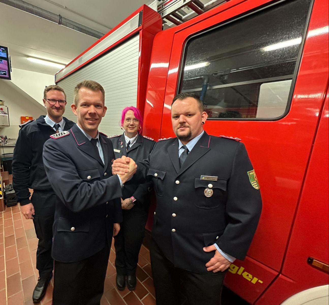 Neue Führungskräfte in der Feuerwehr Holtriem